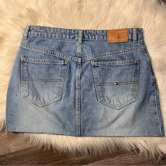 Tommy Hilfiger skirt - Picture 3 of 3